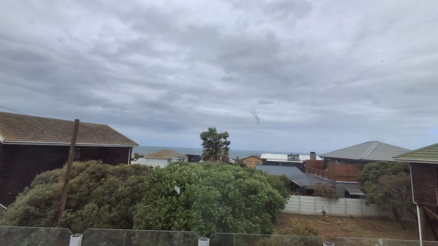 3 Bedroom Property for Sale in Boggomsbaai Western Cape